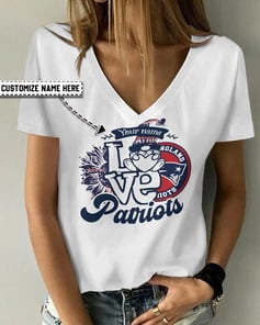 New England Patriots Personalized V-neck Women T-shirt BG560